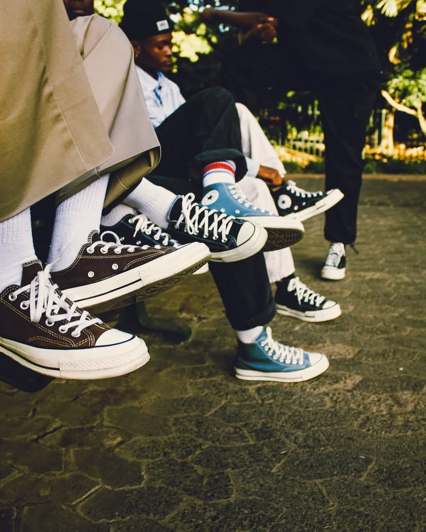 amigos-converse